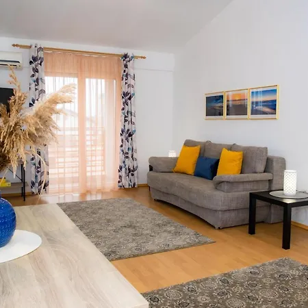 Mida Summer Năvodari