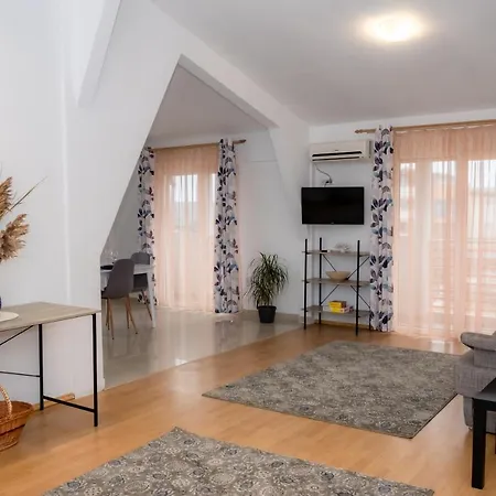 Apartment Mida Summer Navodari